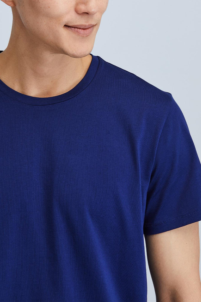 Sustainable navy blue t shirt